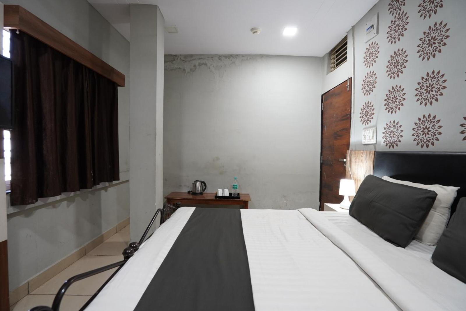 Hotel Sai Inn, Ahmedabad Airport Ngoại thất bức ảnh