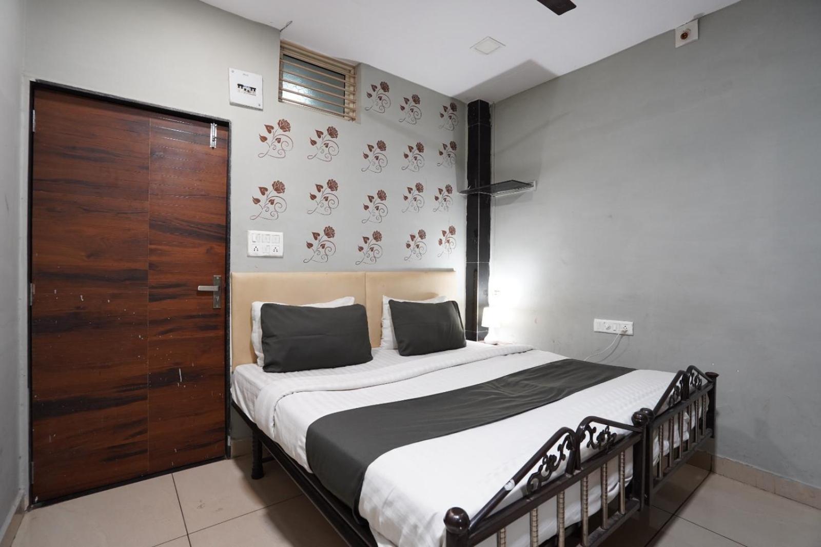 Hotel Sai Inn, Ahmedabad Airport Ngoại thất bức ảnh