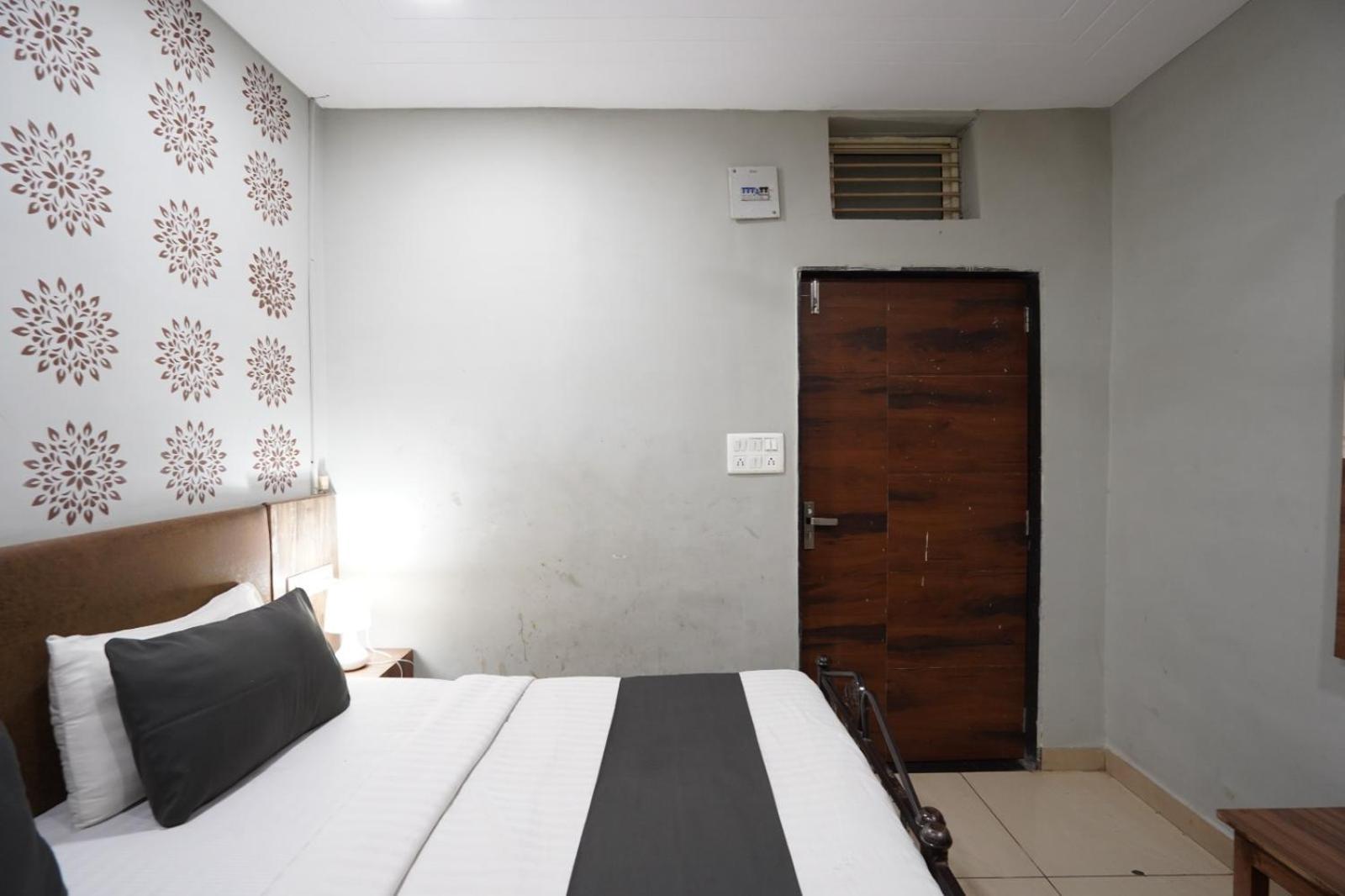 Hotel Sai Inn, Ahmedabad Airport Ngoại thất bức ảnh