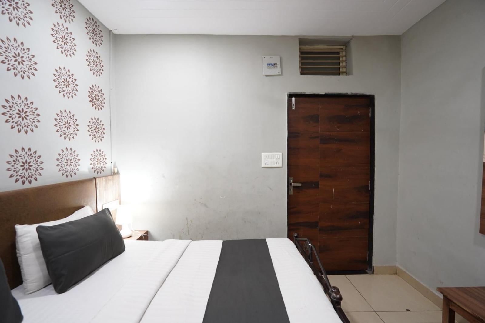 Hotel Sai Inn, Ahmedabad Airport Ngoại thất bức ảnh