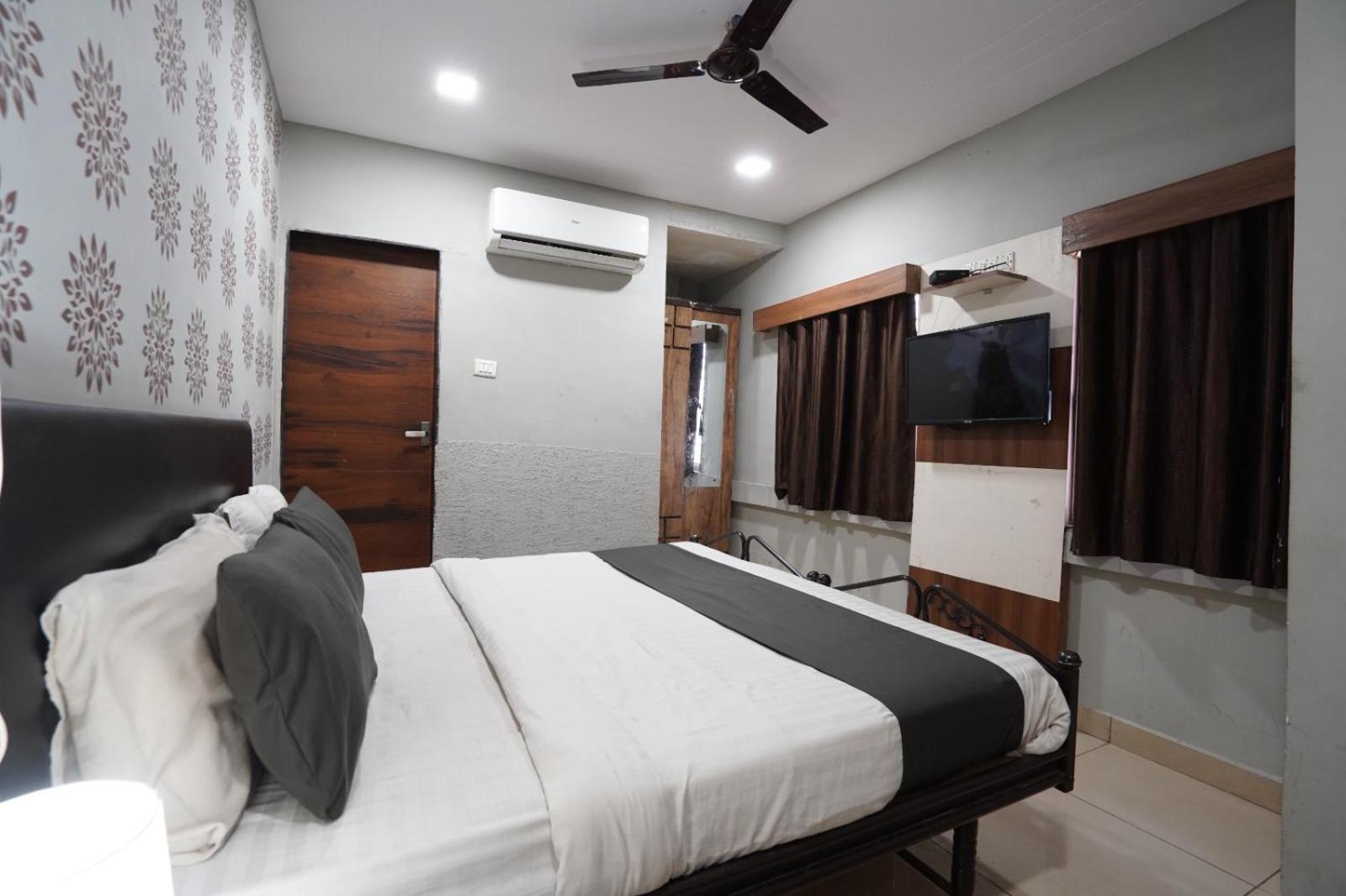 Hotel Sai Inn, Ahmedabad Airport Ngoại thất bức ảnh