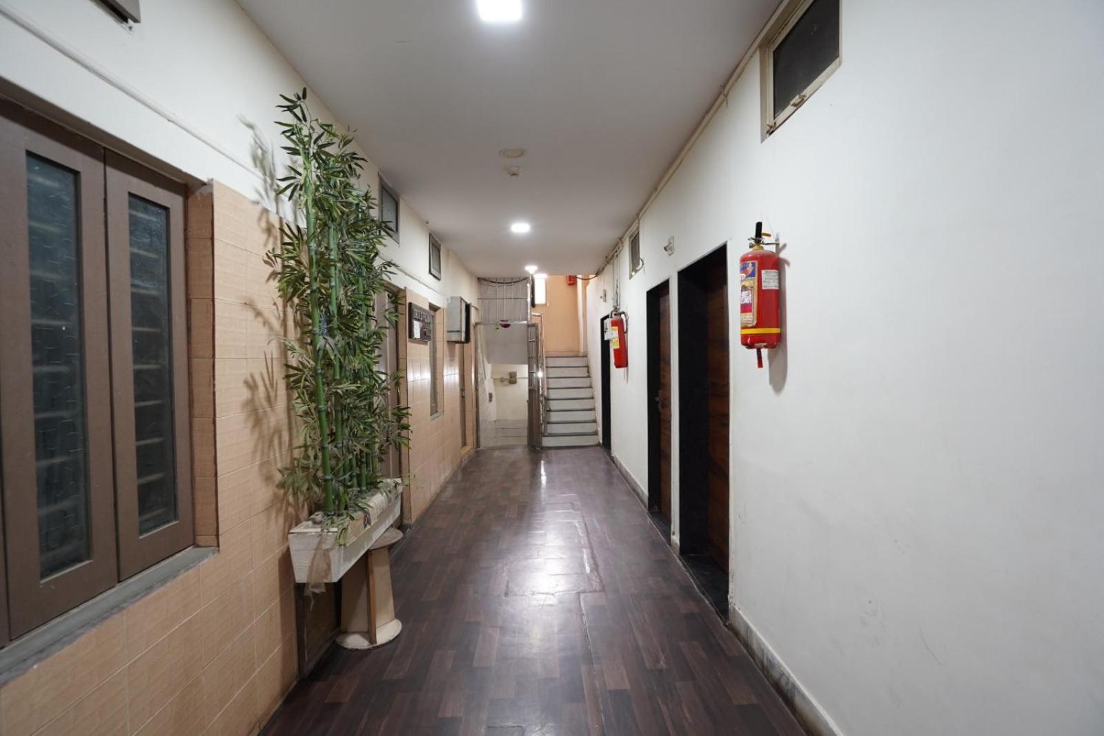 Hotel Sai Inn, Ahmedabad Airport Ngoại thất bức ảnh