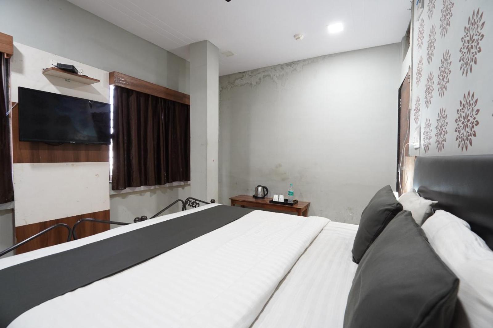 Hotel Sai Inn, Ahmedabad Airport Ngoại thất bức ảnh